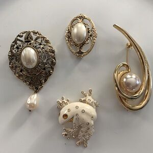 Lot Collection Vintage 80s 90s Gold Pearl Cream Brooches Pins Joan Rivers Avon